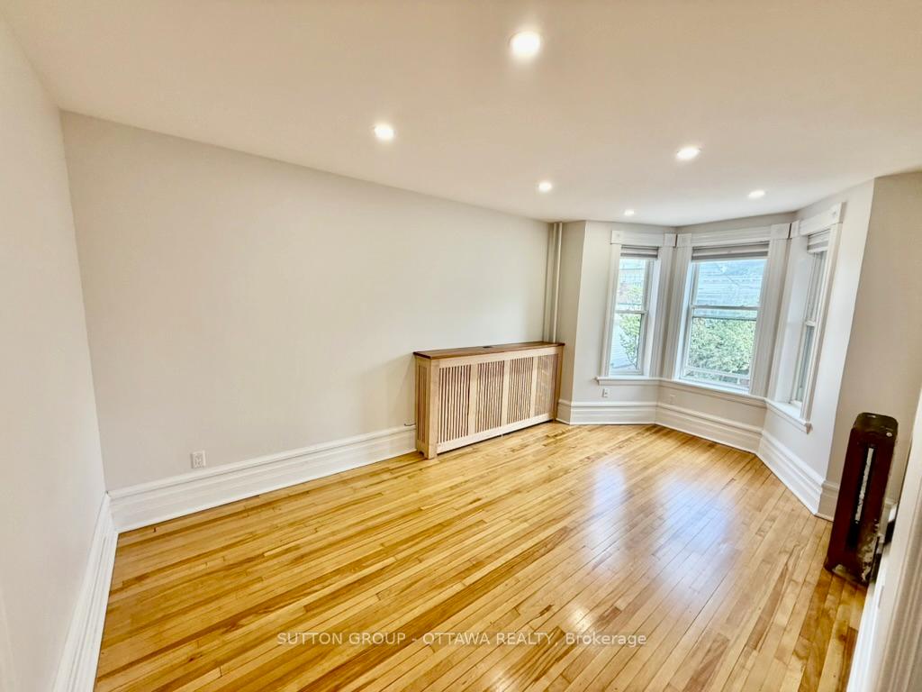 Photo 5 of Unit 2A, 149 St Andrew Street, Ottawa, Lower Town/Byward Market — HOMEH