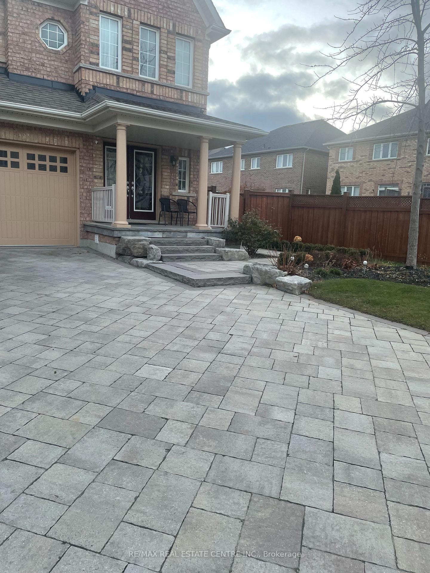 Photo 1 of 18 Alnwick Avenue, Caledon, Rural Caledon — HOMEH