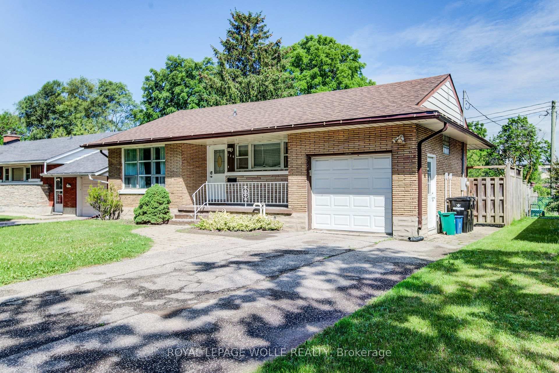 Photo 3 of 139 Elgin Crescent, Waterloo, Downtown Waterloo — HOMEH