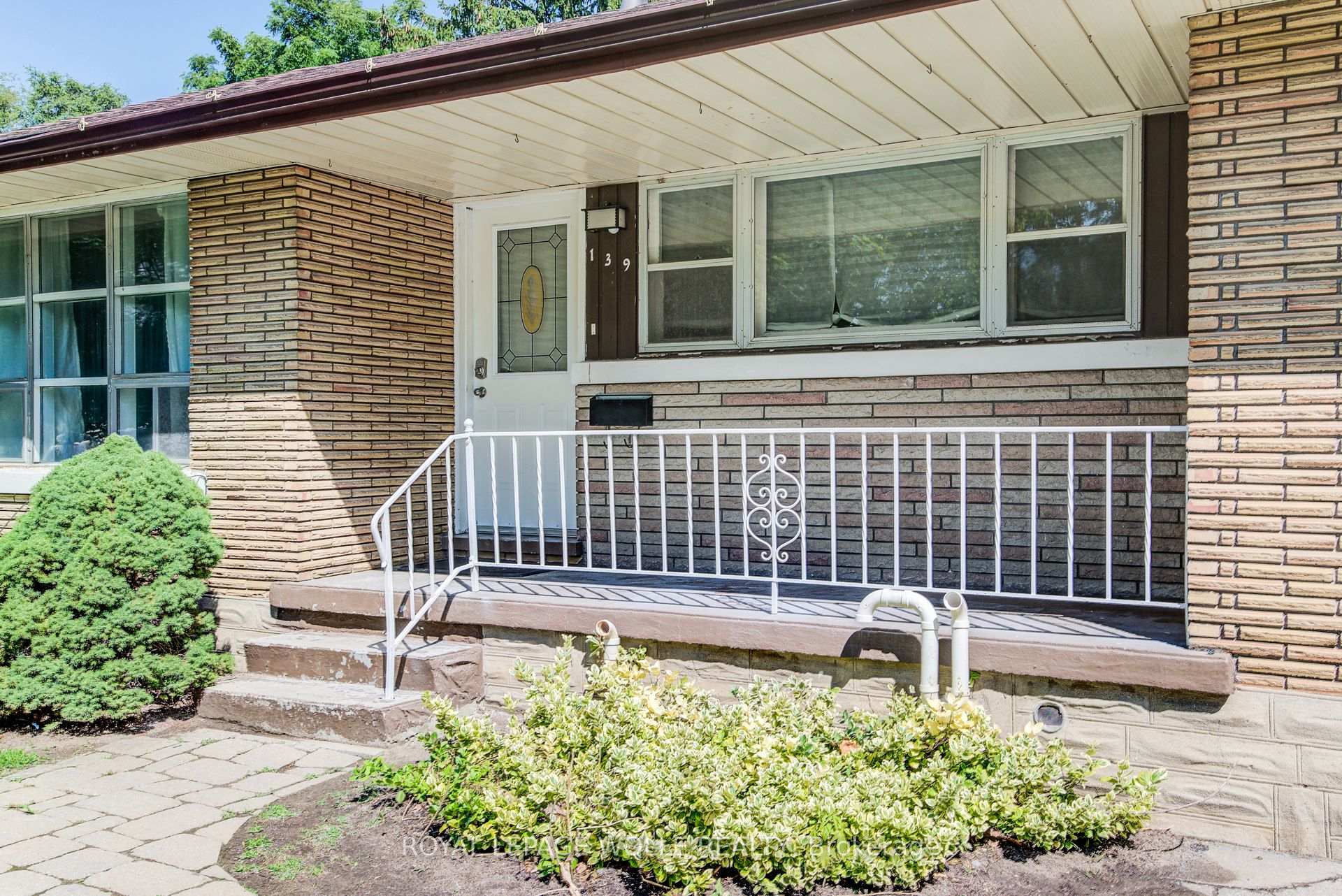 Photo 5 of 139 Elgin Crescent, Waterloo, Downtown Waterloo — HOMEH