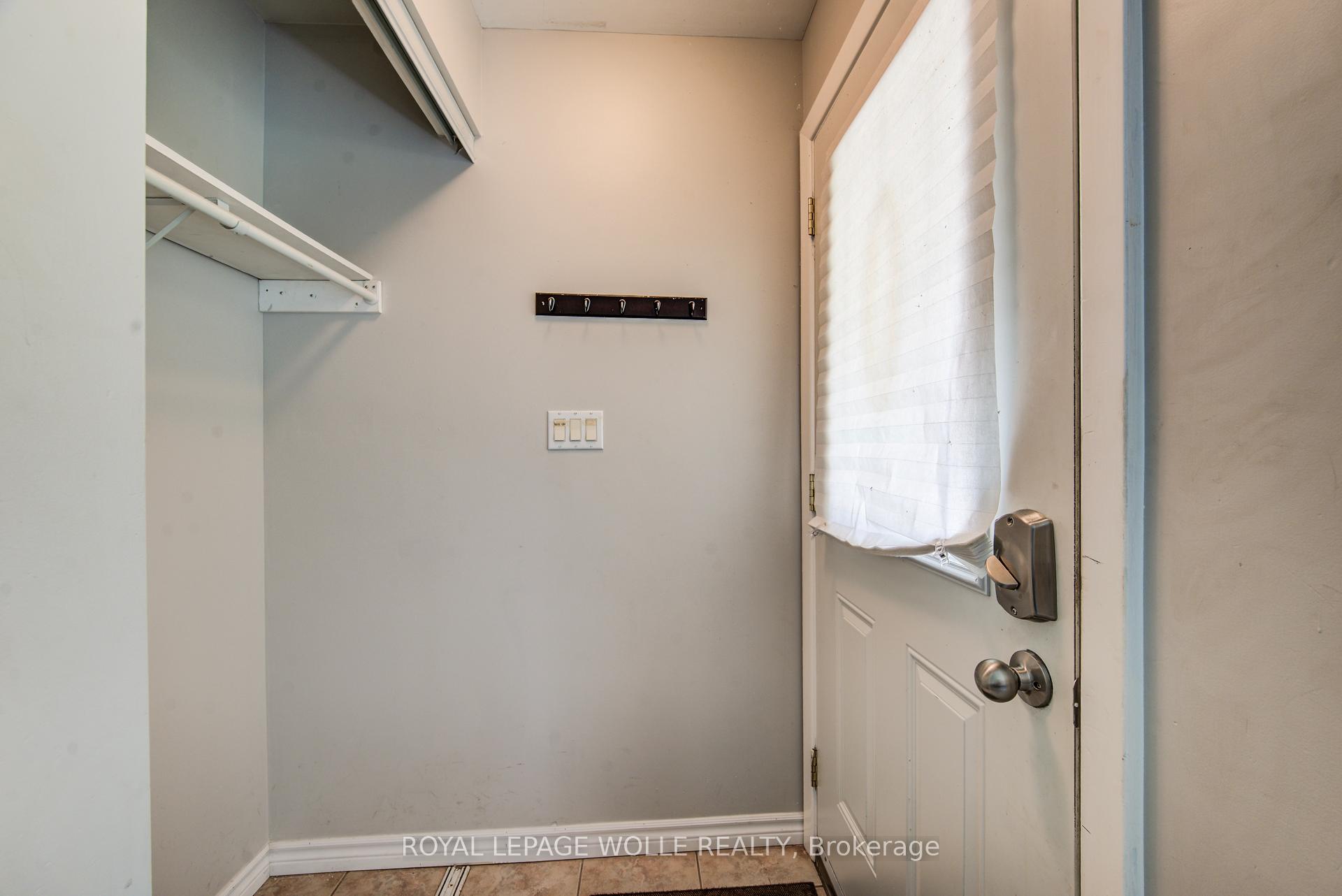 Photo 7 of 139 Elgin Crescent, Waterloo, Downtown Waterloo — HOMEH