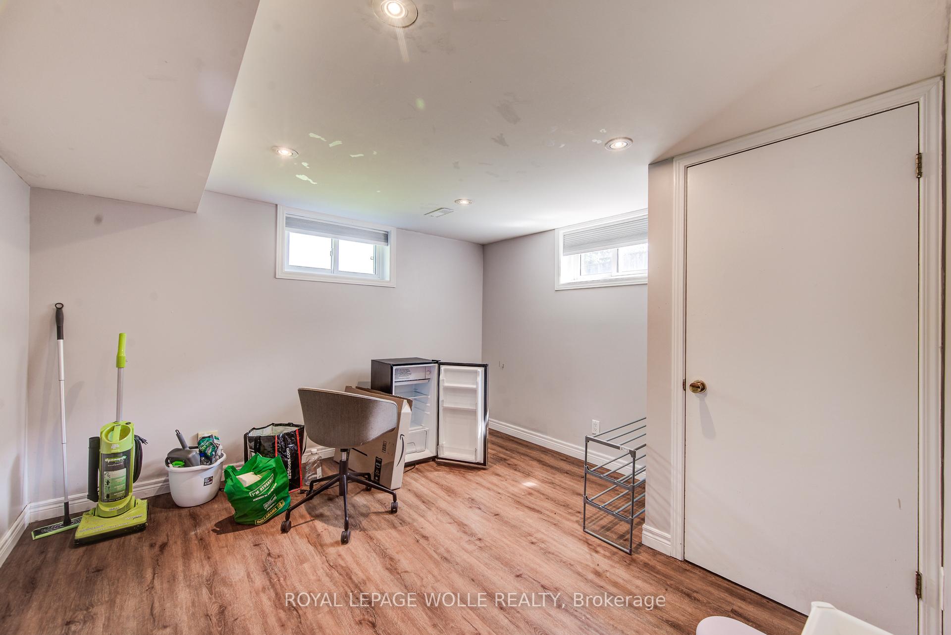 Photo 26 of 139 Elgin Crescent, Waterloo, Downtown Waterloo — HOMEH