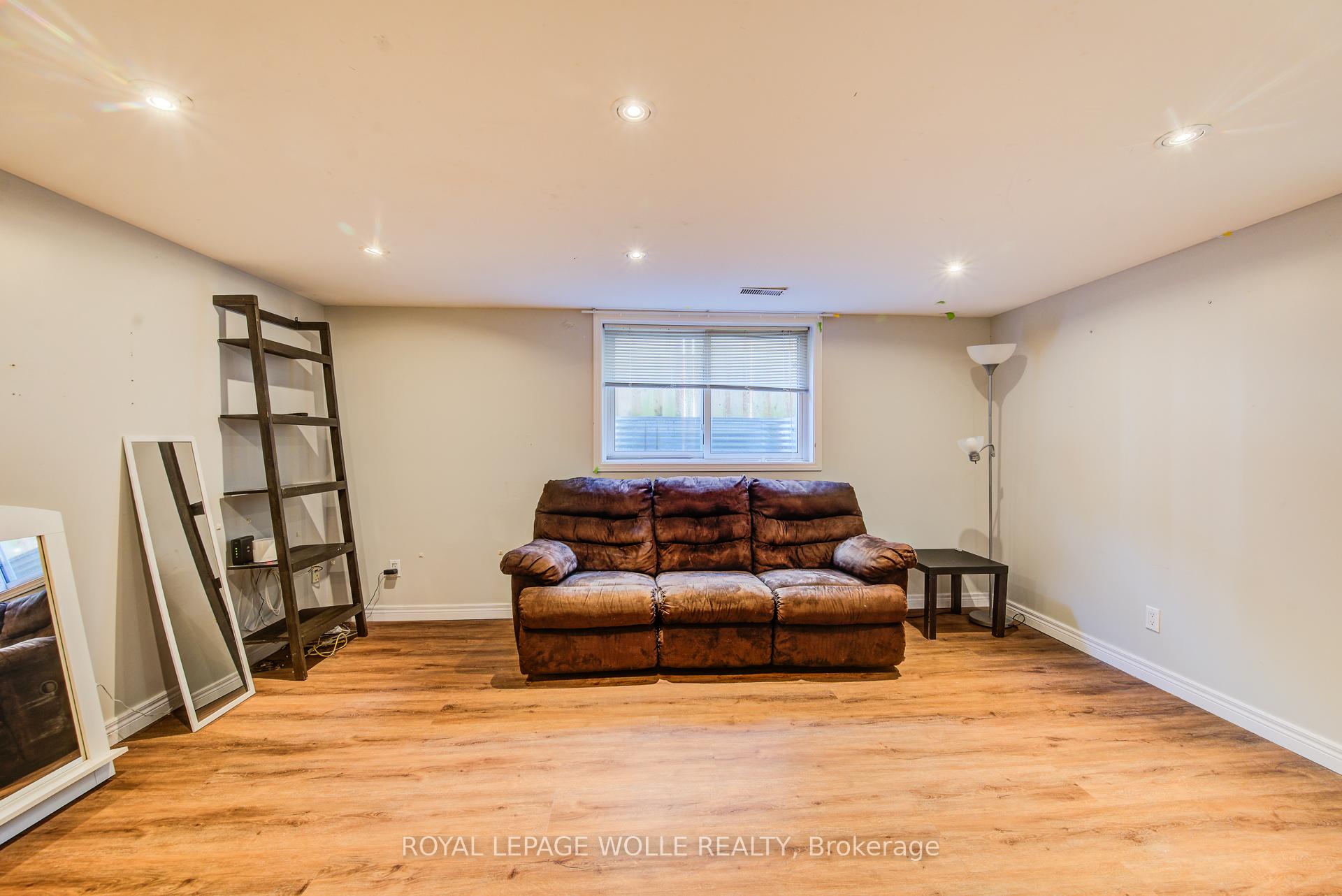Photo 29 of 139 Elgin Crescent, Waterloo, Downtown Waterloo — HOMEH