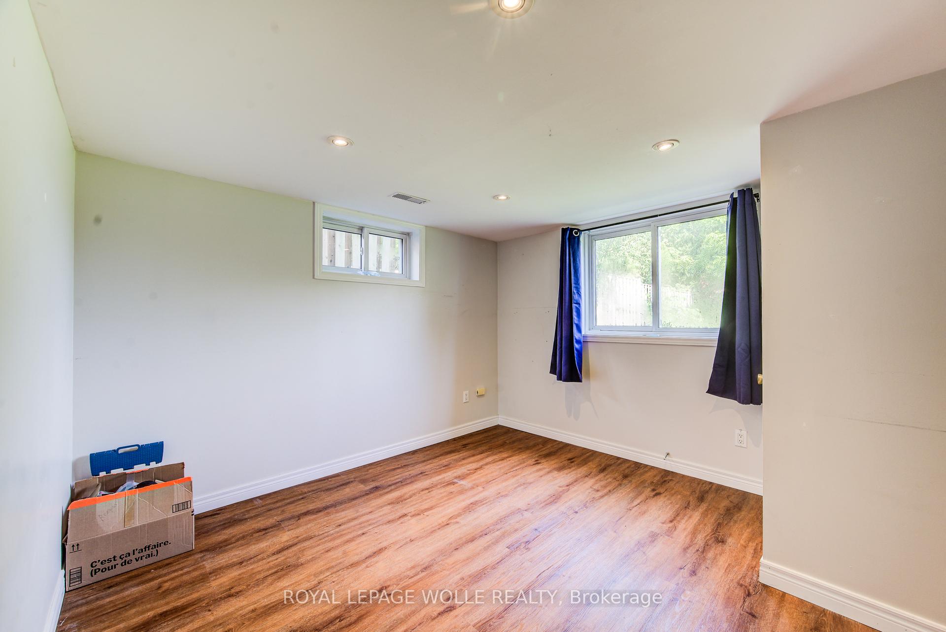 Photo 31 of 139 Elgin Crescent, Waterloo, Downtown Waterloo — HOMEH