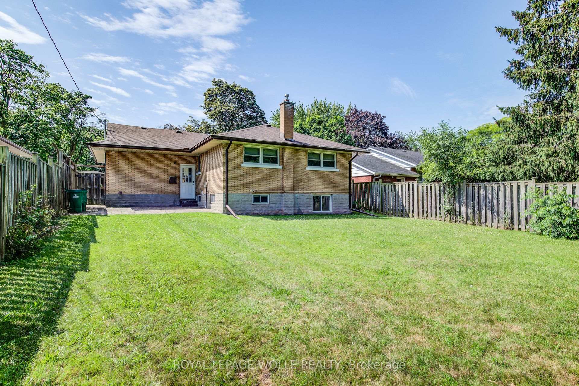 Photo 46 of 139 Elgin Crescent, Waterloo, Downtown Waterloo — HOMEH