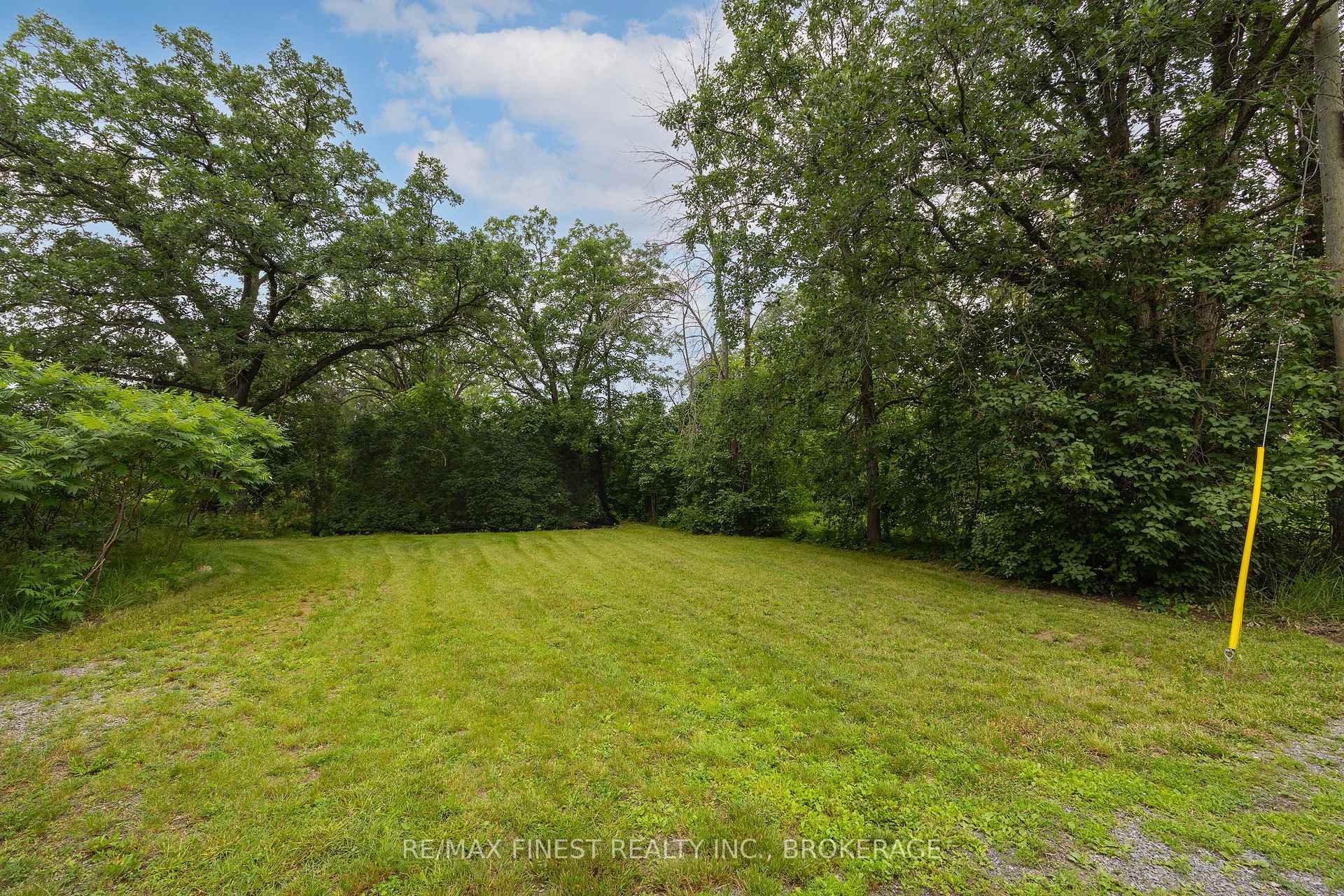 Photo 32 of 31 Ashe Crescent, Belleville, Belleville Ward — HOMEH