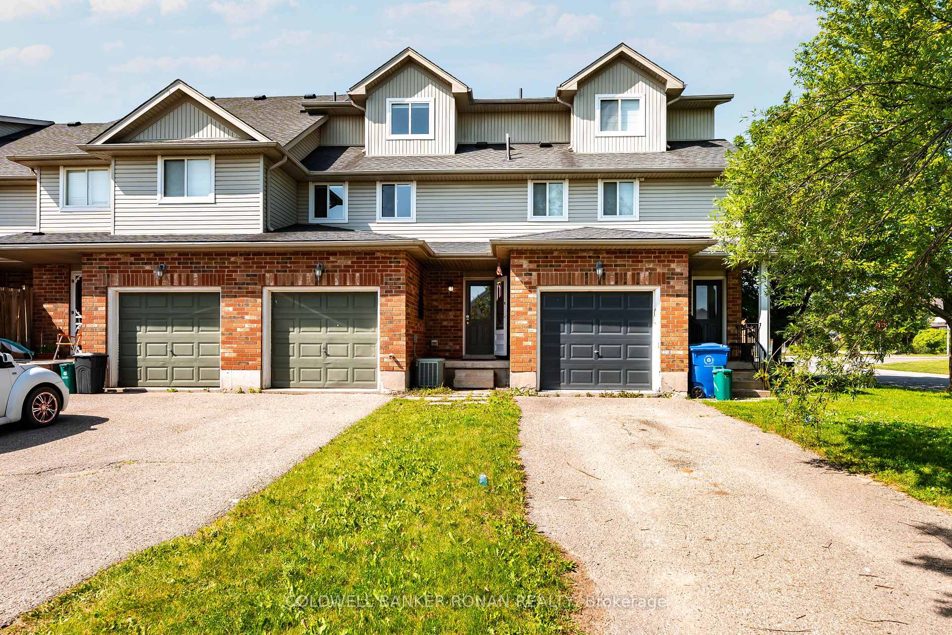 Photo 5 of 77 Montgomery Boulevard, Orangeville — HOMEH