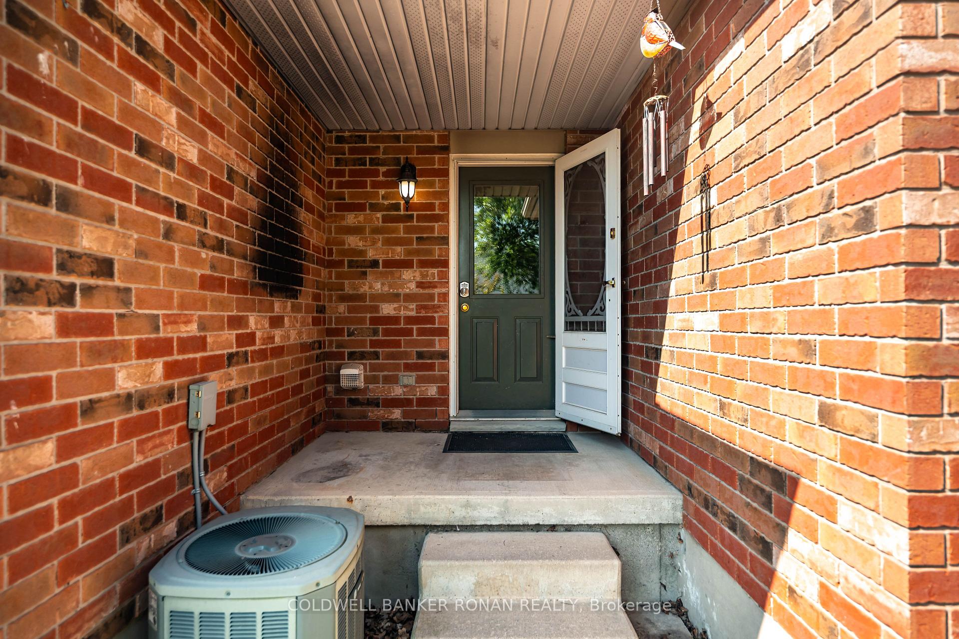 Photo 7 of 77 Montgomery Boulevard, Orangeville — HOMEH