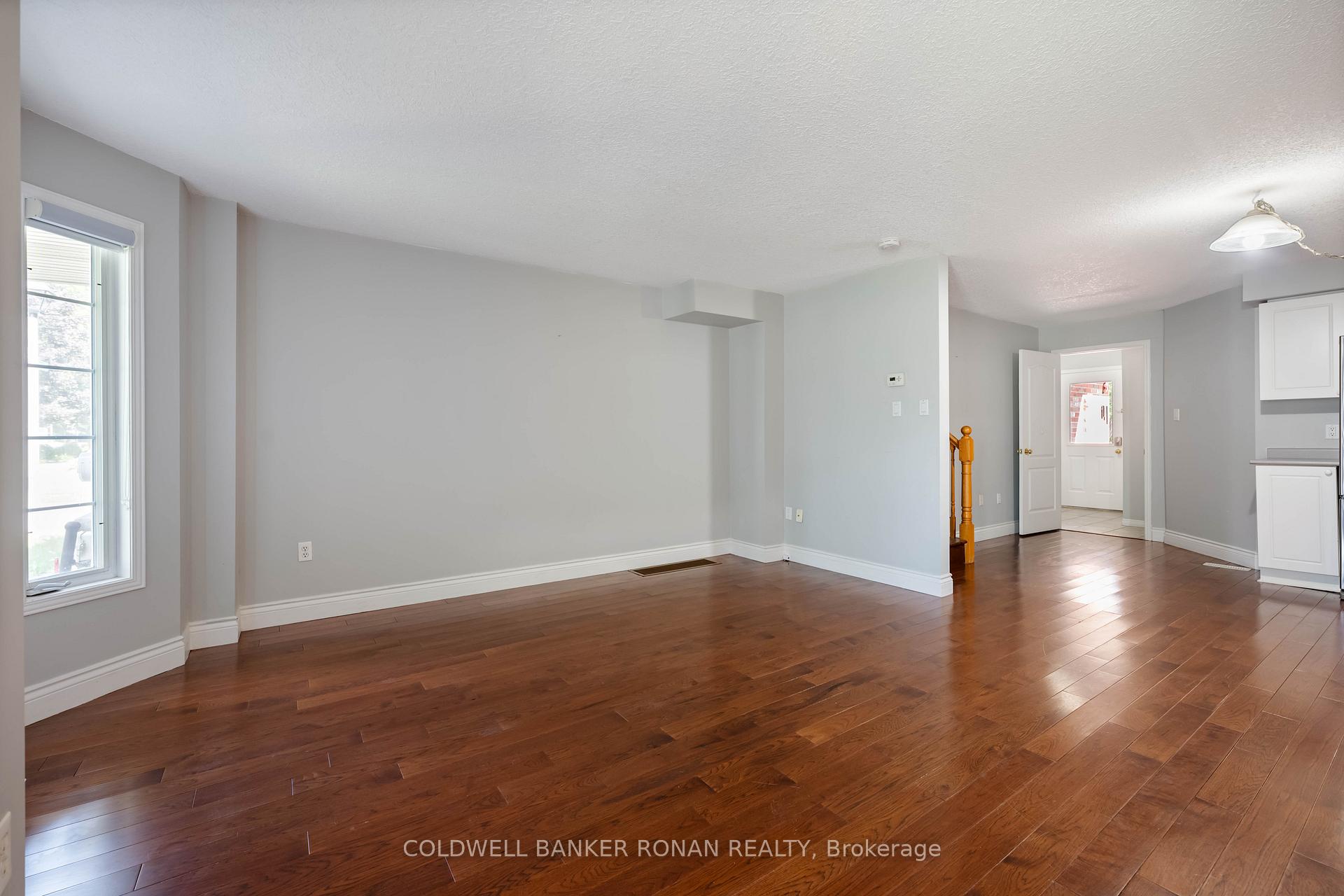 Photo 11 of 77 Montgomery Boulevard, Orangeville — HOMEH
