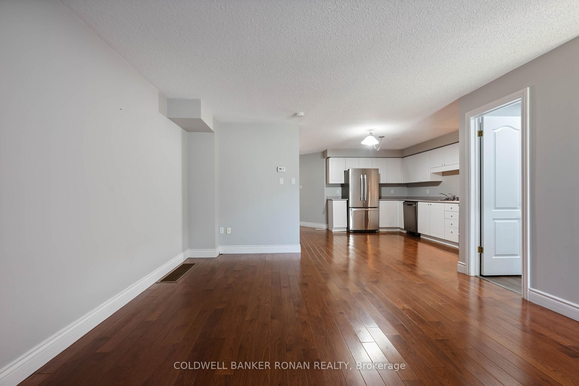 Photo 12 of 77 Montgomery Boulevard, Orangeville — HOMEH