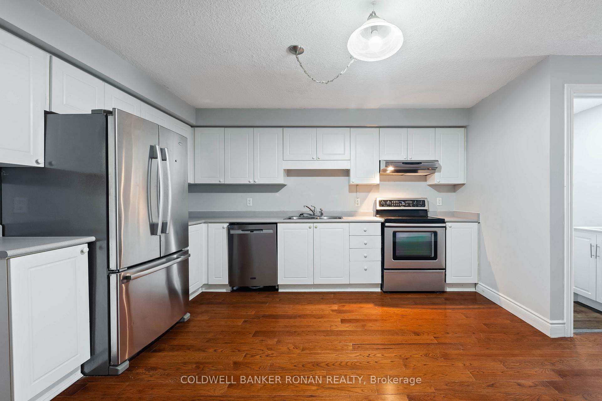 Photo 18 of 77 Montgomery Boulevard, Orangeville — HOMEH