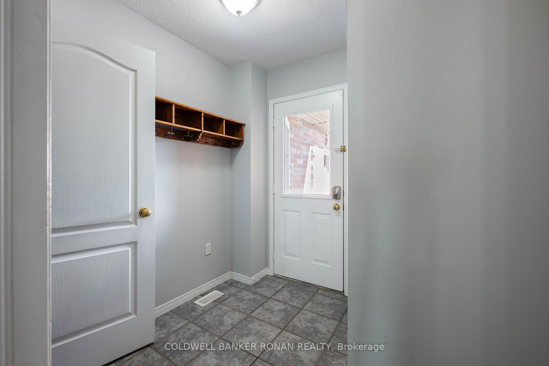 Photo 21 of 77 Montgomery Boulevard, Orangeville — HOMEH