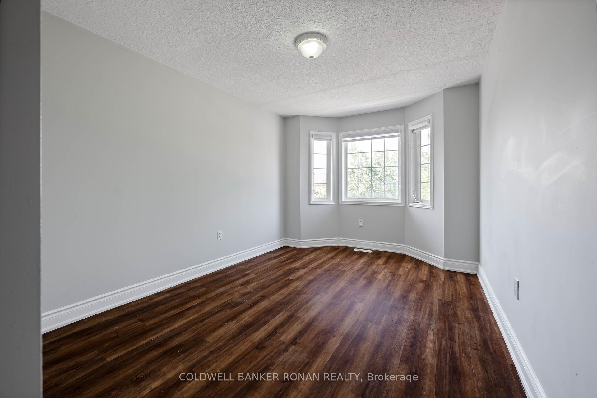 Photo 32 of 77 Montgomery Boulevard, Orangeville — HOMEH