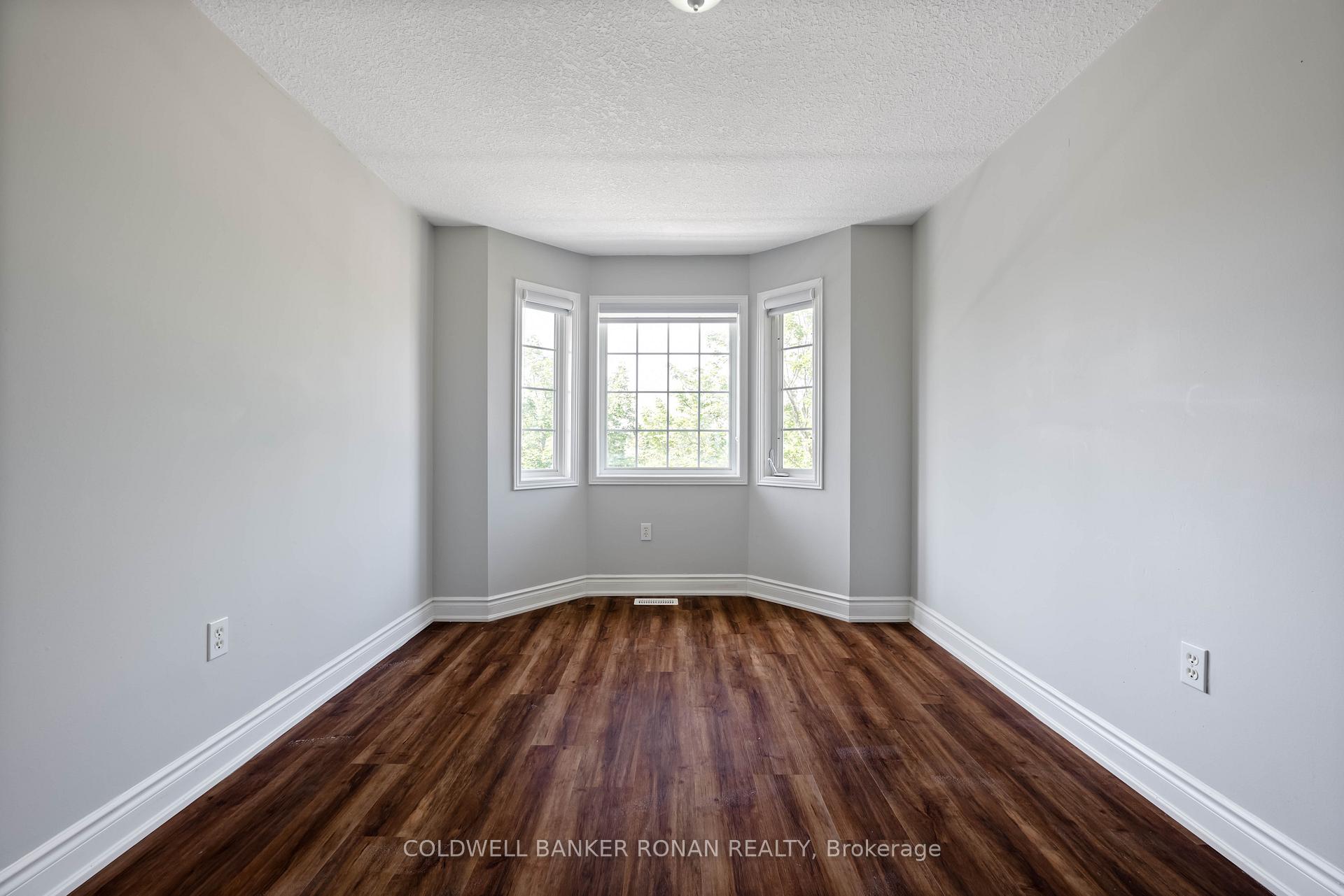 Photo 33 of 77 Montgomery Boulevard, Orangeville — HOMEH