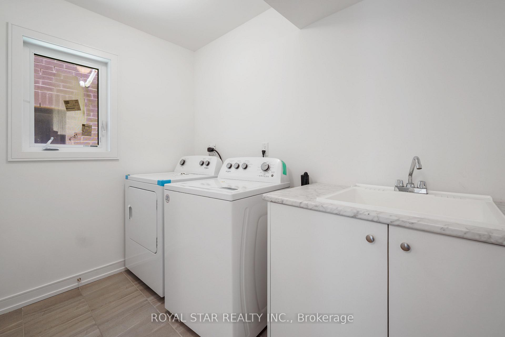 Photo 5 of 13 Red Maple Lane, Barrie, Innis-Shore — HOMEH