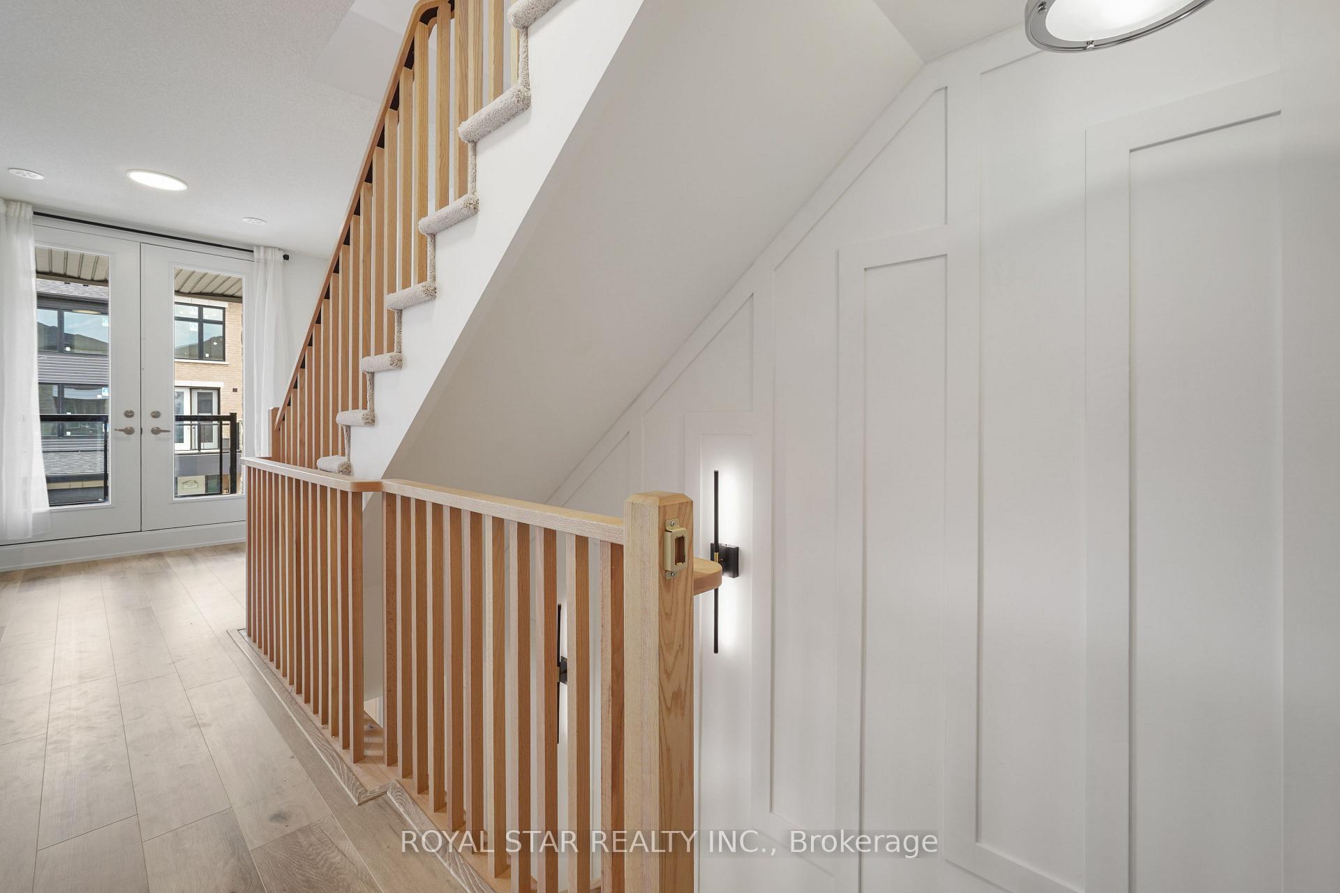 Photo 6 of 13 Red Maple Lane, Barrie, Innis-Shore — HOMEH