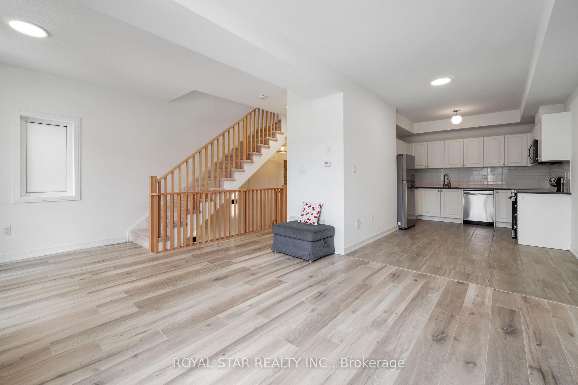 Photo 13 of 13 Red Maple Lane, Barrie, Innis-Shore — HOMEH