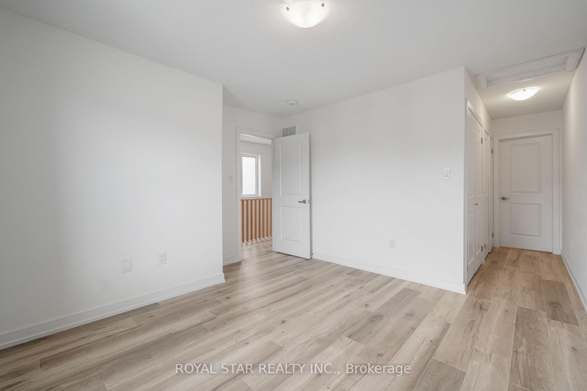 Photo 21 of 13 Red Maple Lane, Barrie, Innis-Shore — HOMEH