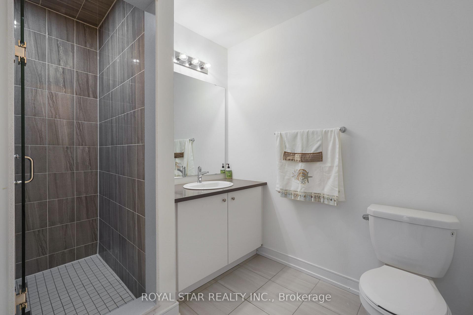 Photo 23 of 13 Red Maple Lane, Barrie, Innis-Shore — HOMEH