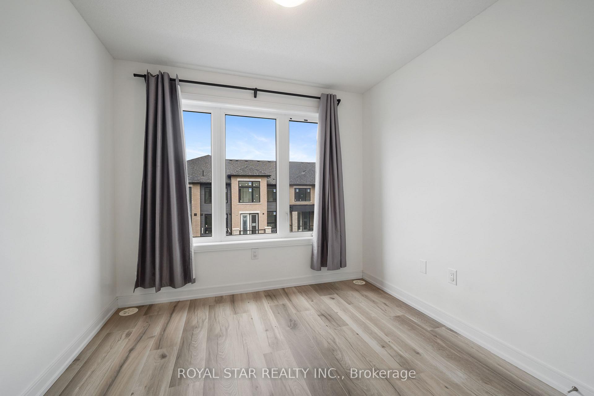 Photo 24 of 13 Red Maple Lane, Barrie, Innis-Shore — HOMEH