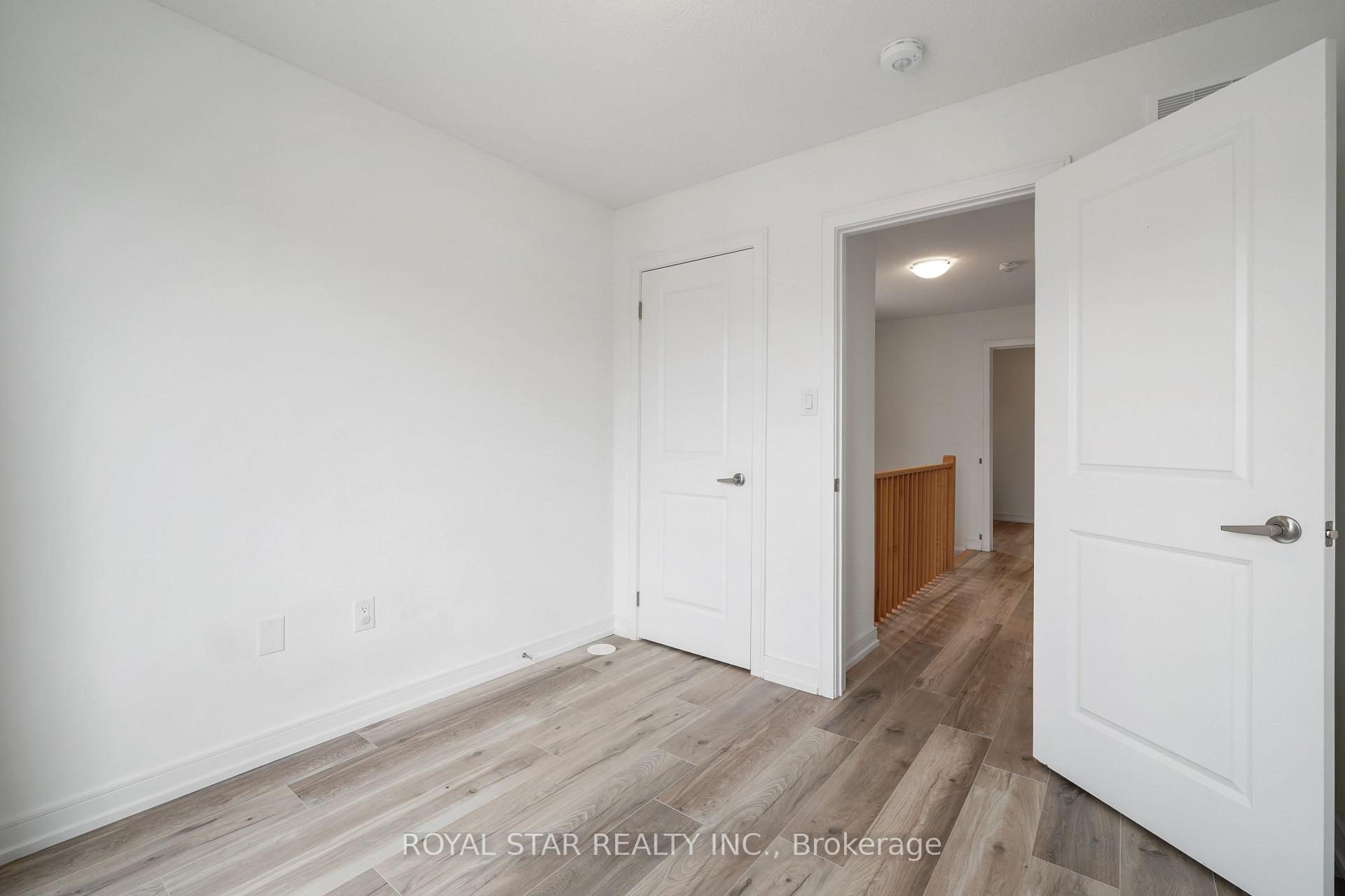 Photo 25 of 13 Red Maple Lane, Barrie, Innis-Shore — HOMEH