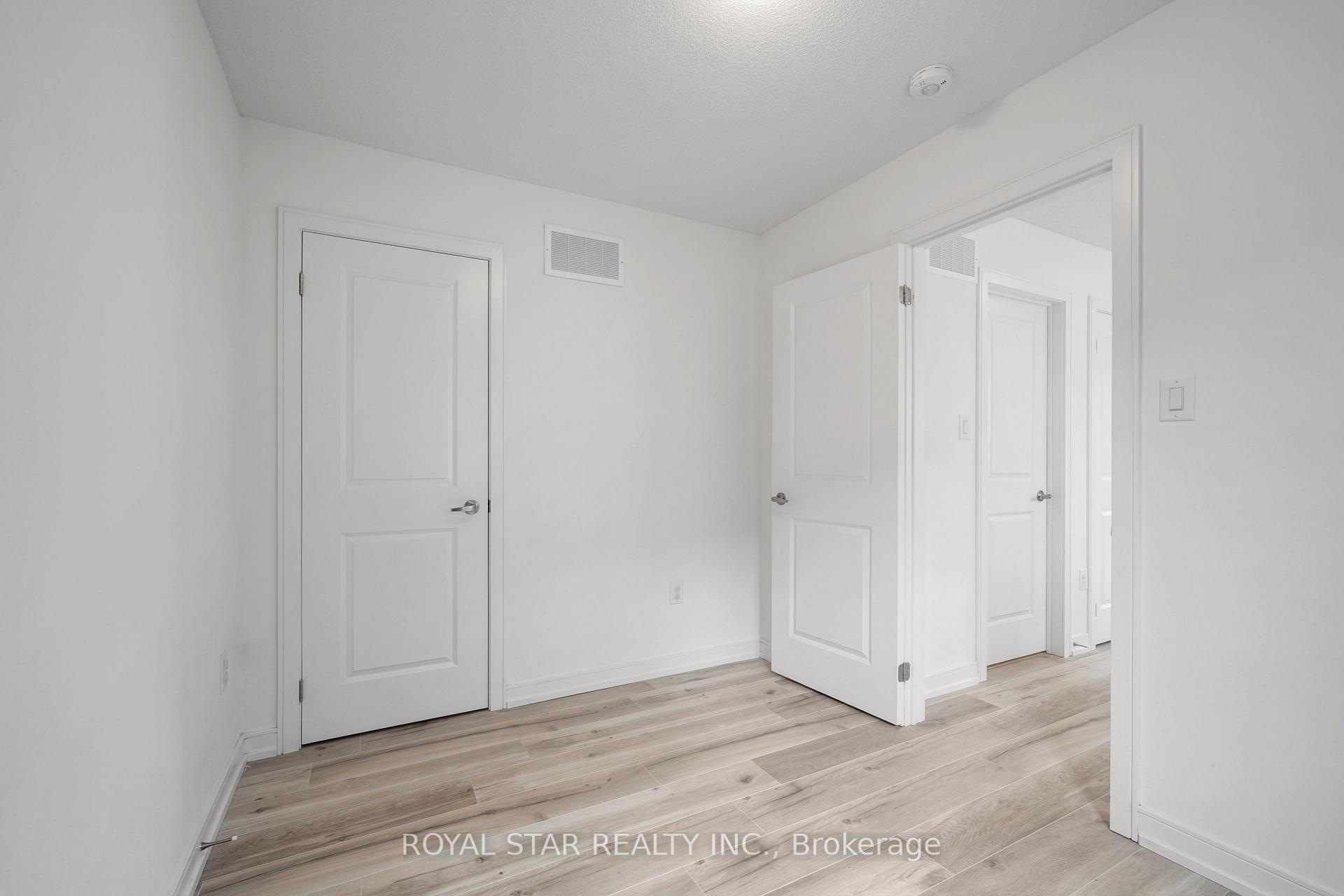 Photo 29 of 13 Red Maple Lane, Barrie, Innis-Shore — HOMEH