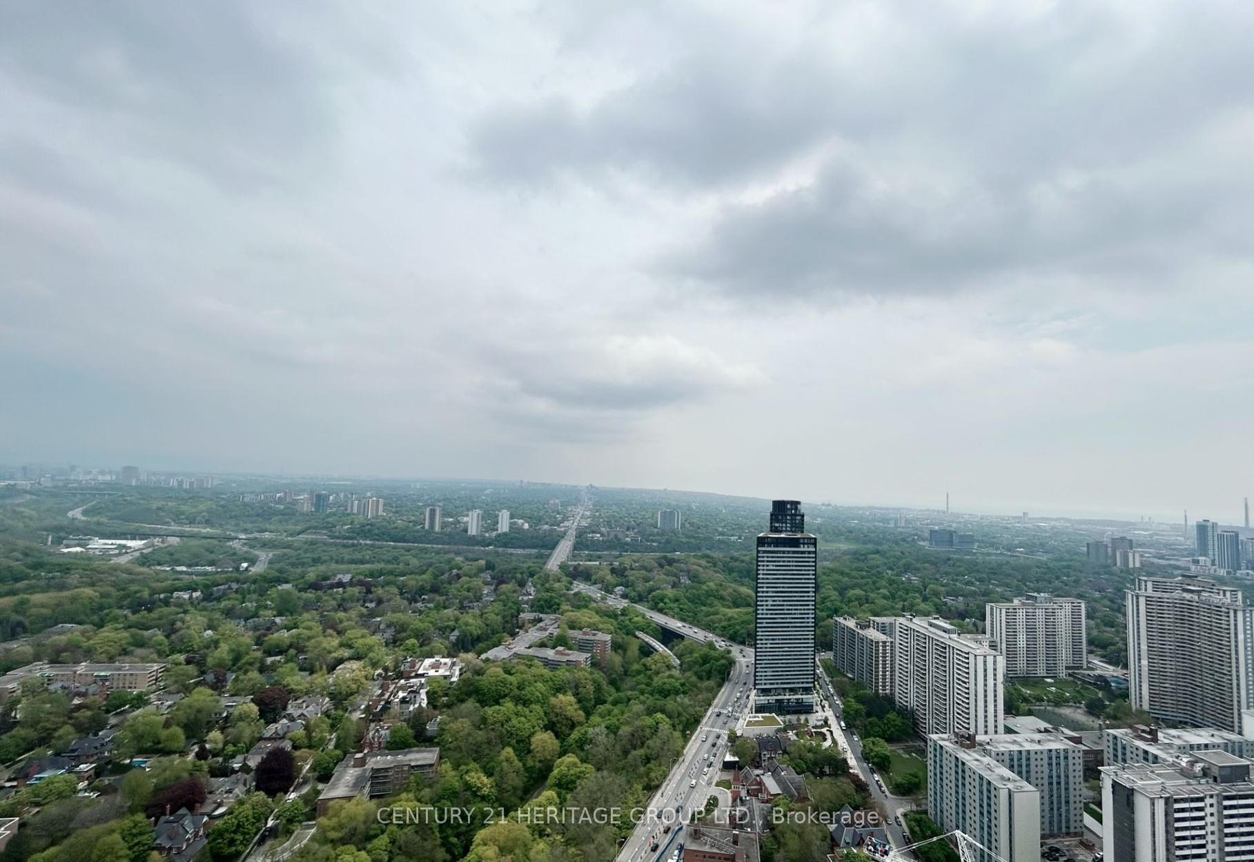 Photo 6 of Unit 5309, 395 Bloor Street E, Toronto, North St. James Town — HOMEH
