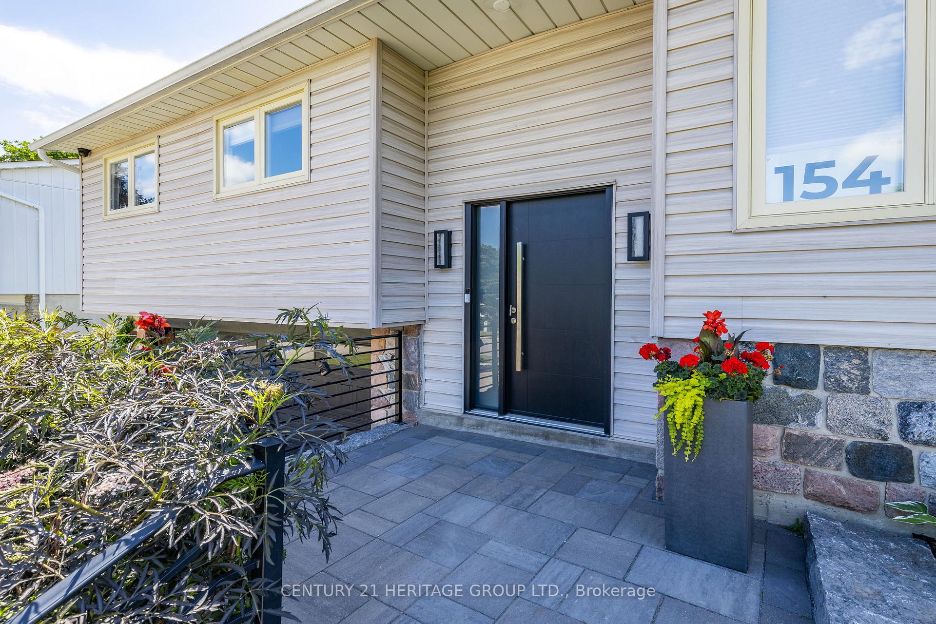 Photo 3 of 154 Ridge Road, Caledon, Bolton West — HOMEH