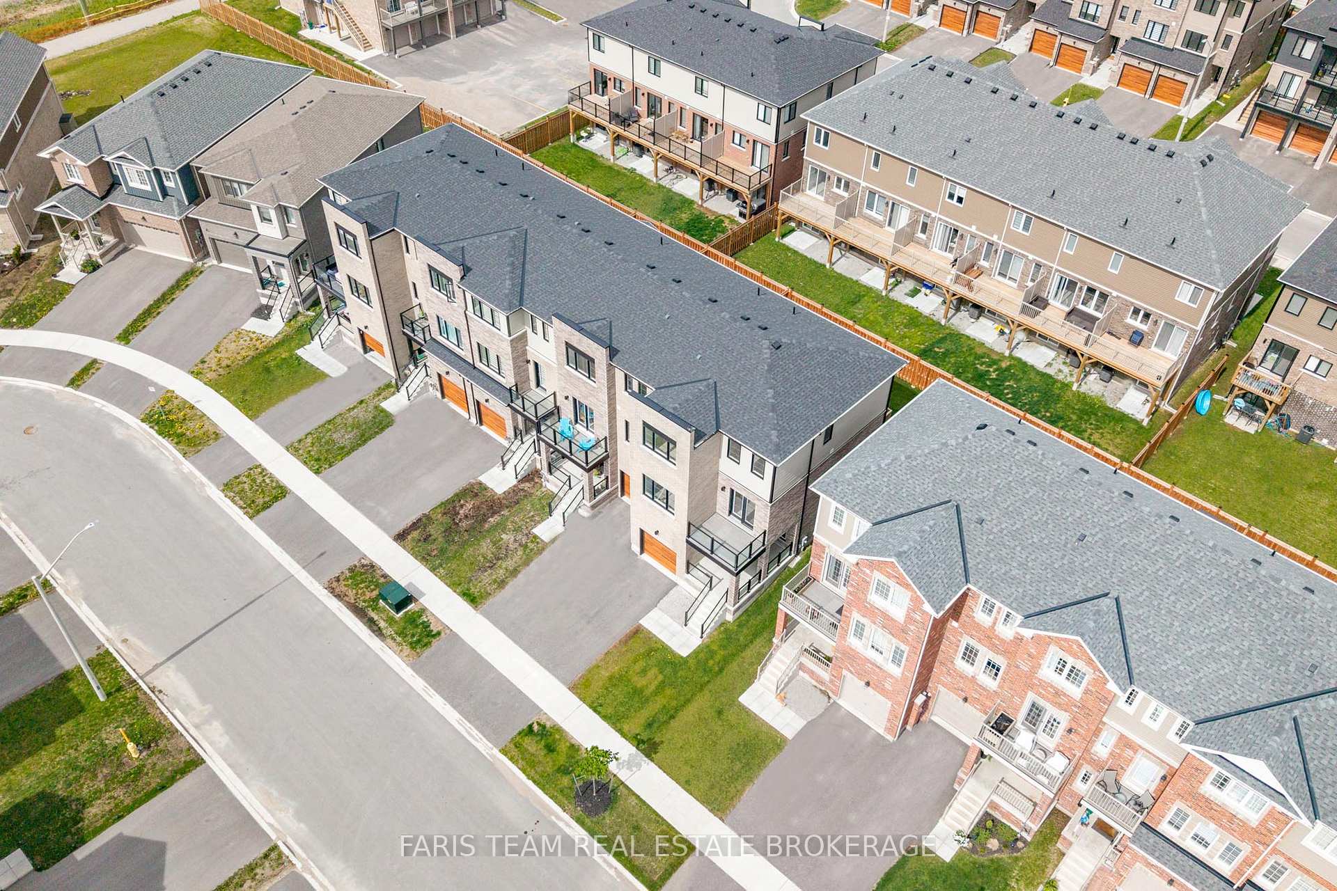 Photo 2 of 53 Harvest Crescent, Barrie, Rural Barrie Southeast — HOMEH