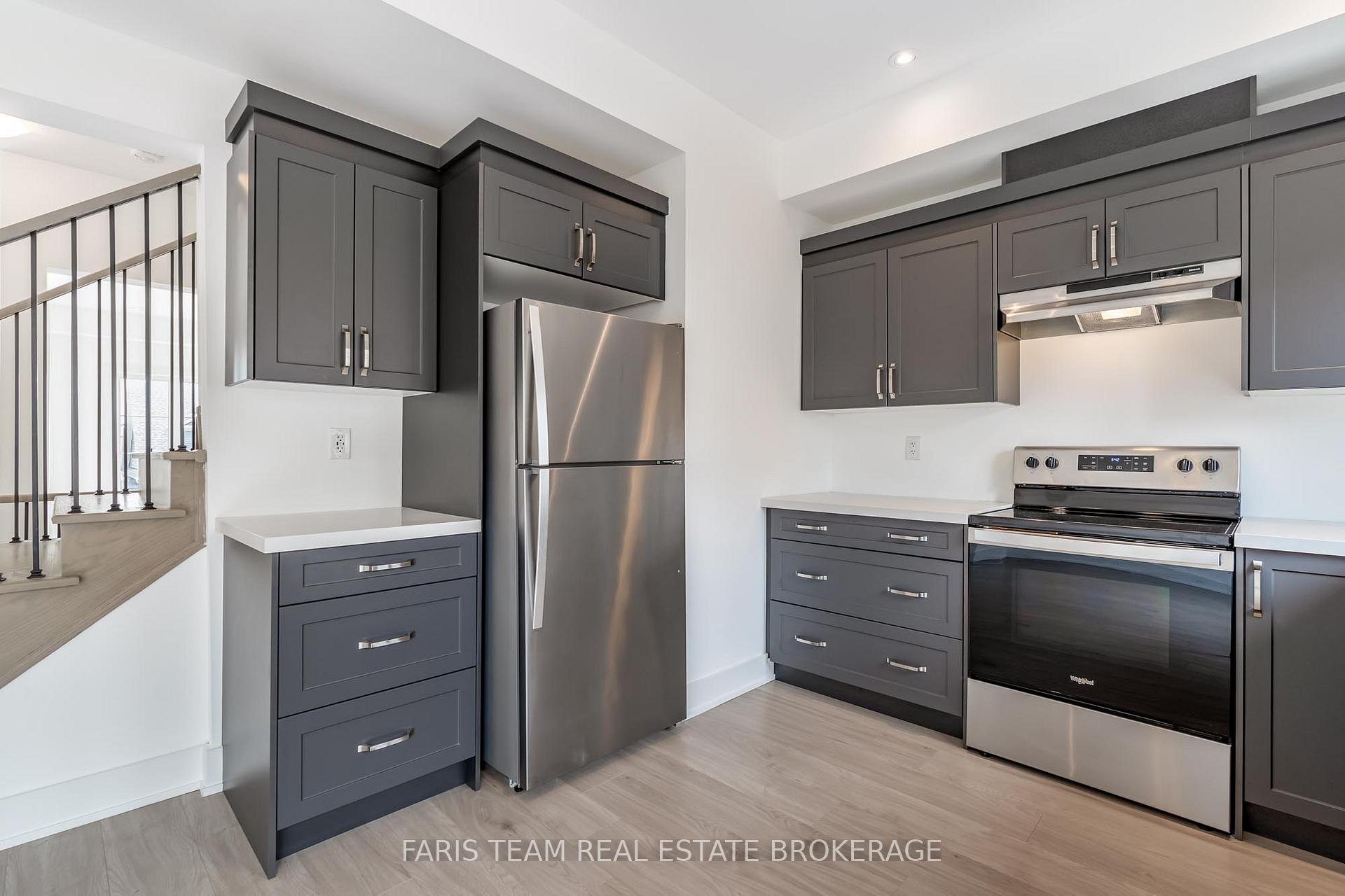 Photo 10 of 53 Harvest Crescent, Barrie, Rural Barrie Southeast — HOMEH