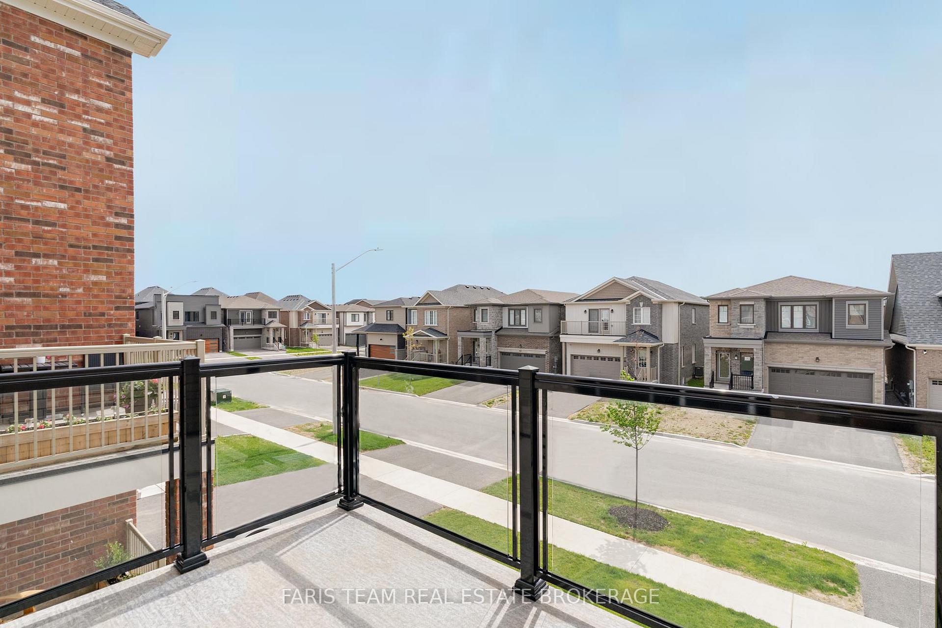Photo 19 of 53 Harvest Crescent, Barrie, Rural Barrie Southeast — HOMEH