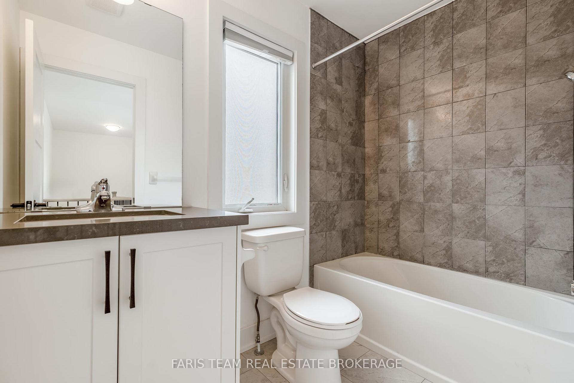 Photo 28 of 53 Harvest Crescent, Barrie, Rural Barrie Southeast — HOMEH