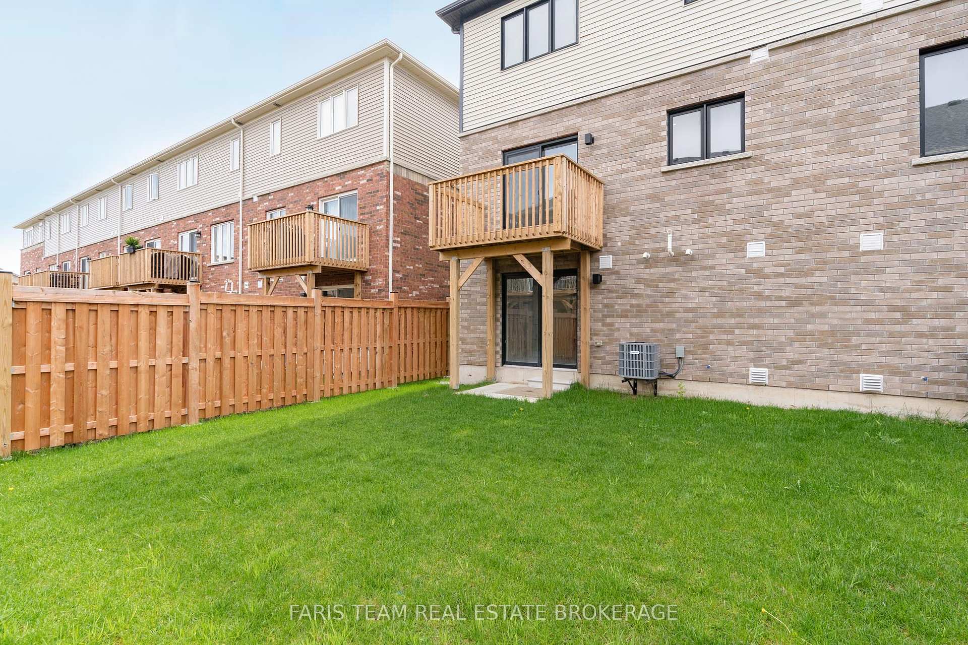 Photo 34 of 53 Harvest Crescent, Barrie, Rural Barrie Southeast — HOMEH