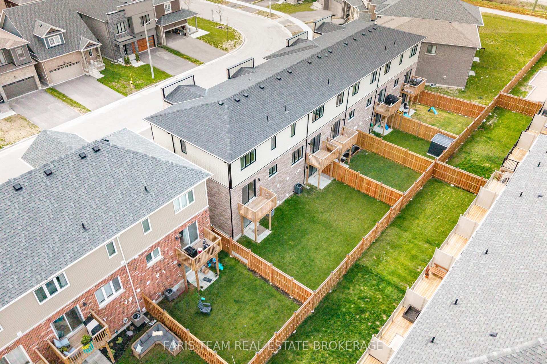 Photo 36 of 53 Harvest Crescent, Barrie, Rural Barrie Southeast — HOMEH