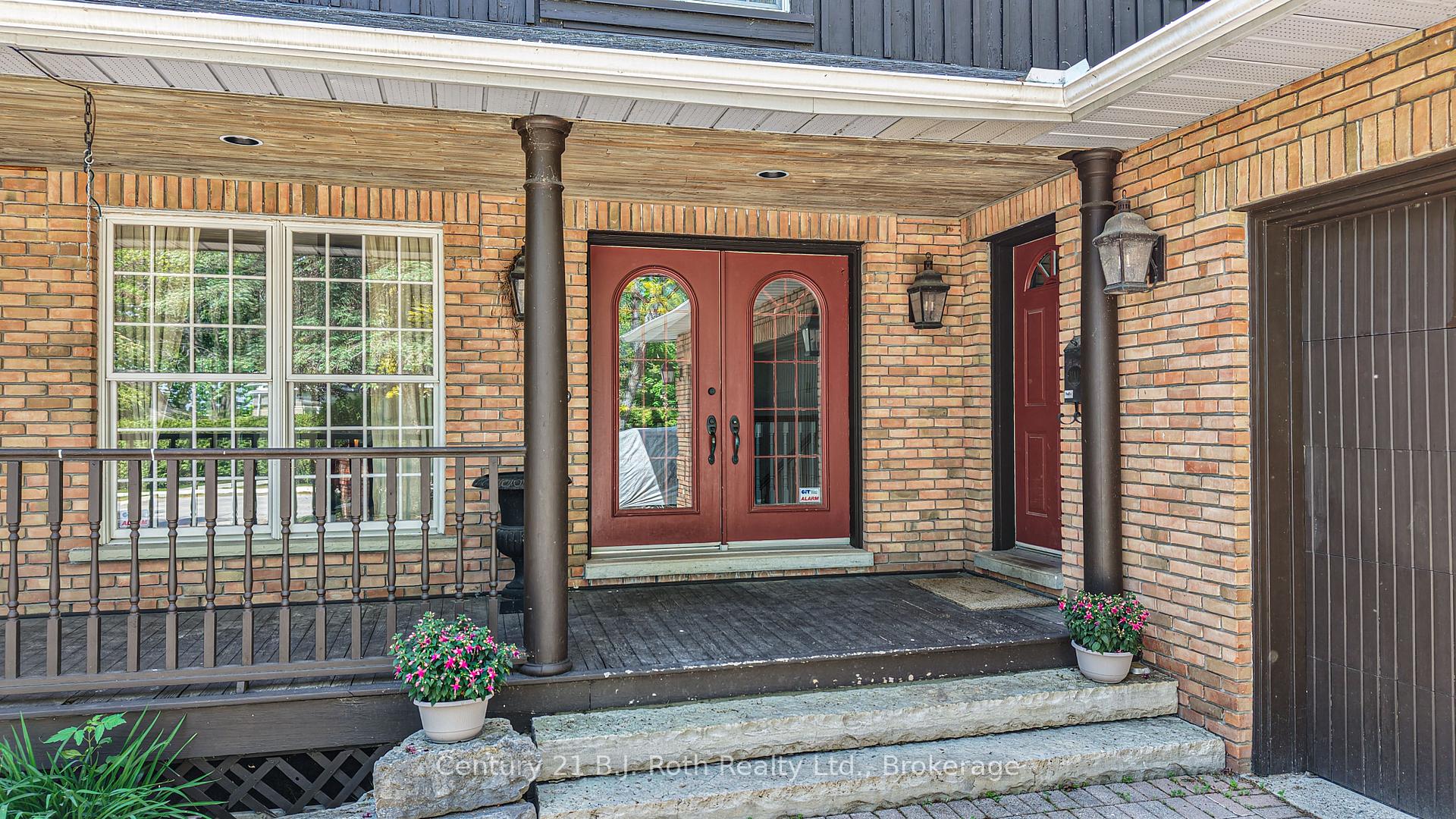 Photo 2 of 403 Bay Street, Orillia — HOMEH