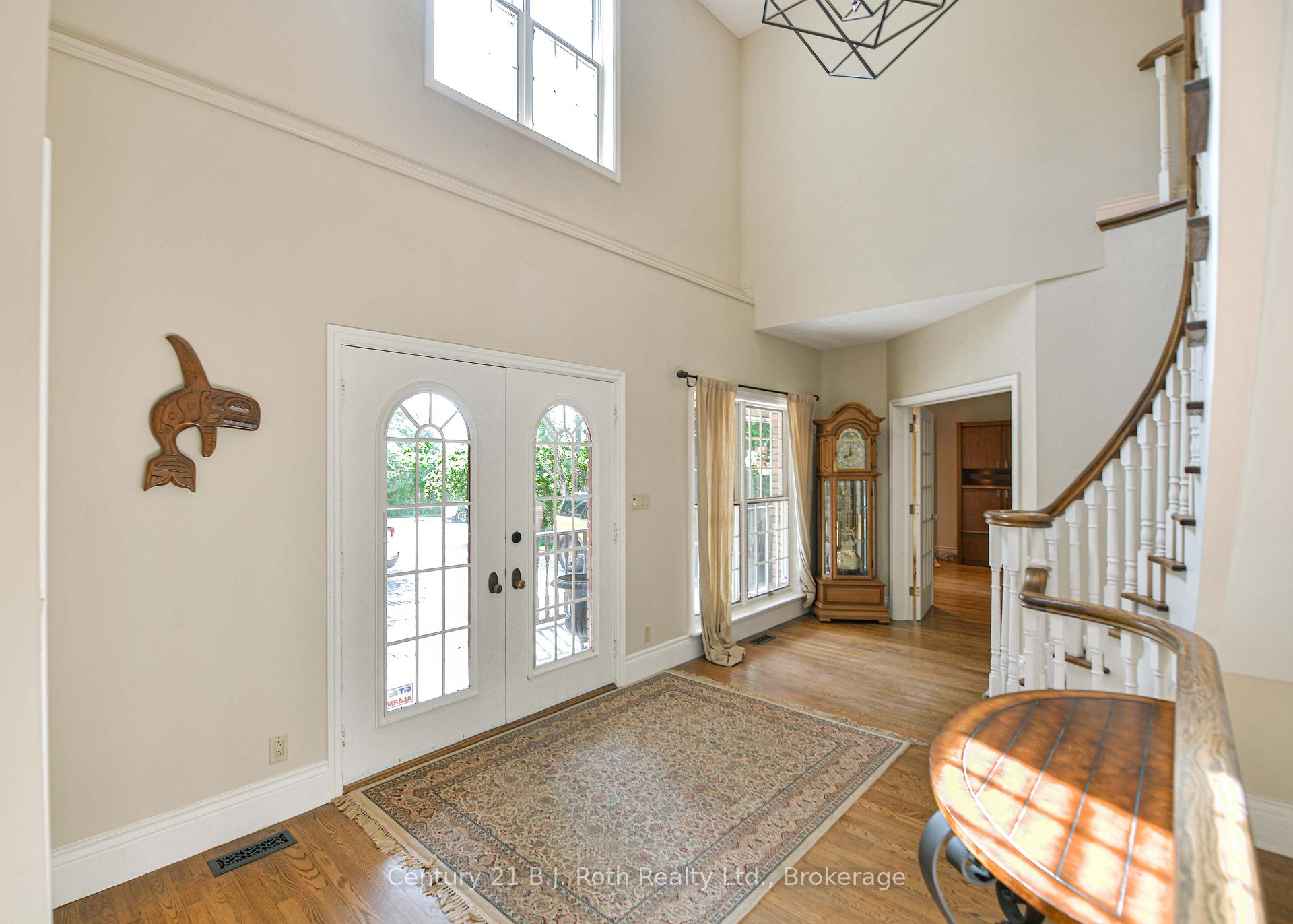 Photo 5 of 403 Bay Street, Orillia — HOMEH