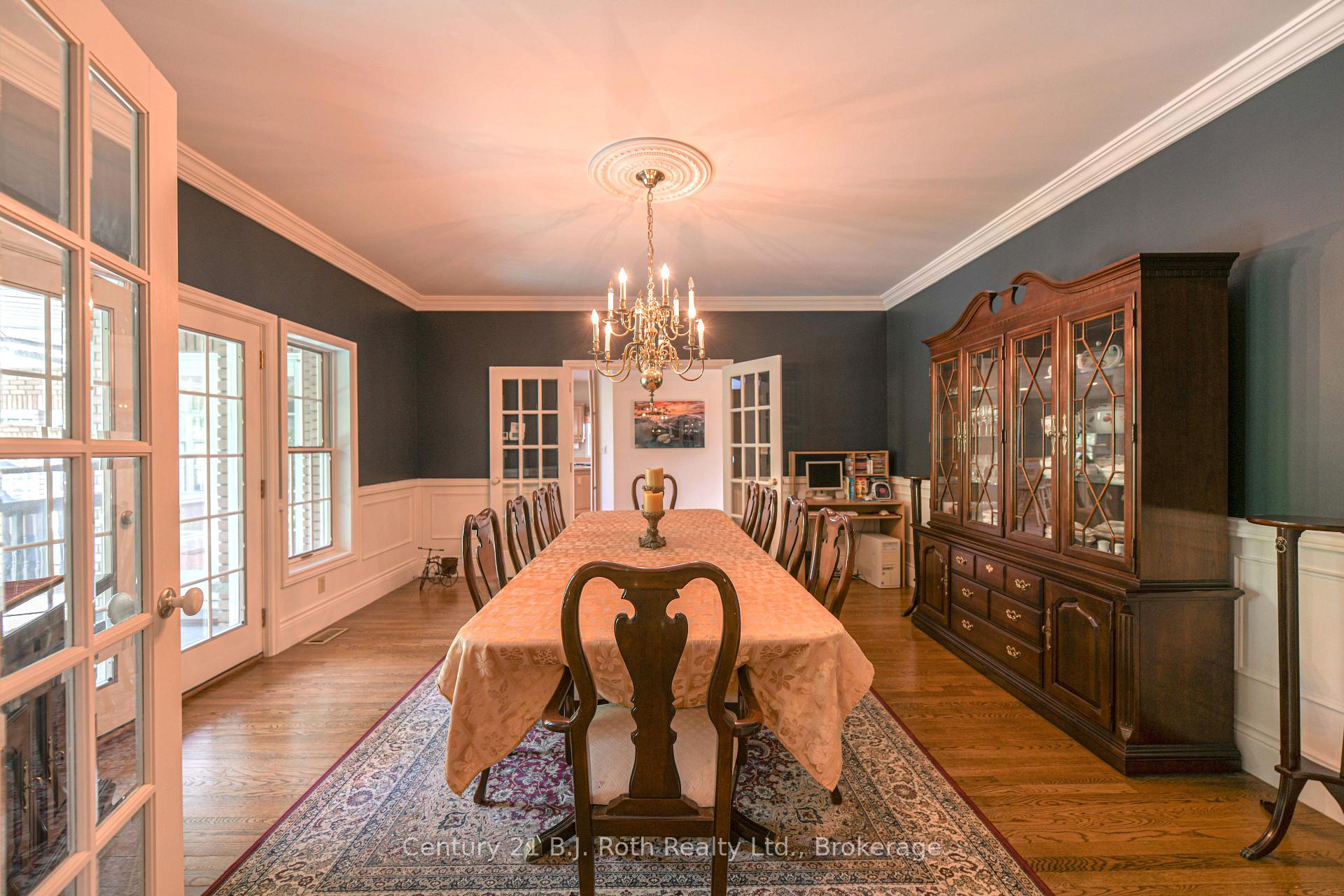 Photo 8 of 403 Bay Street, Orillia — HOMEH