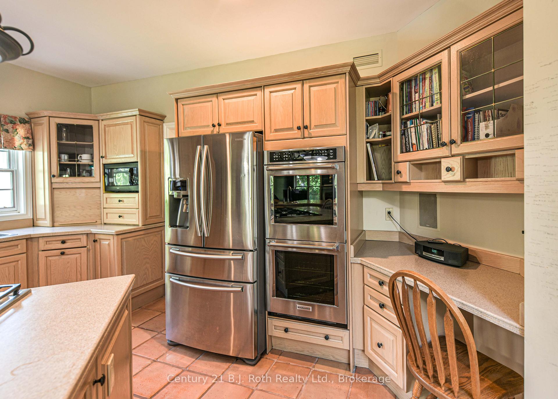 Photo 12 of 403 Bay Street, Orillia — HOMEH