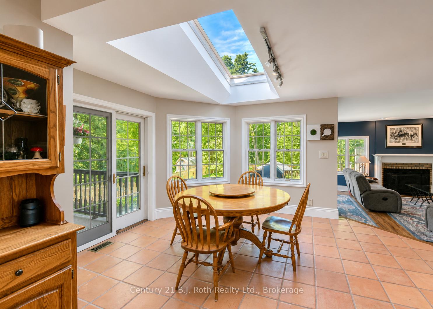 Photo 15 of 403 Bay Street, Orillia — HOMEH