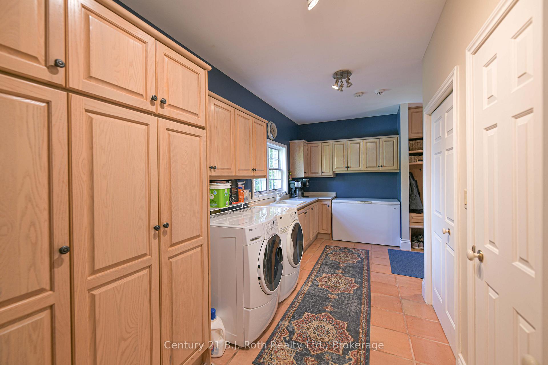 Photo 19 of 403 Bay Street, Orillia — HOMEH