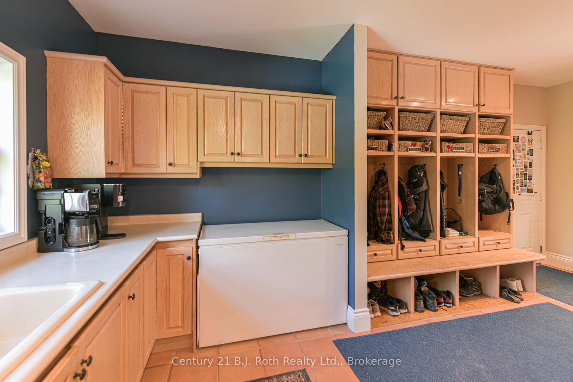 Photo 20 of 403 Bay Street, Orillia — HOMEH