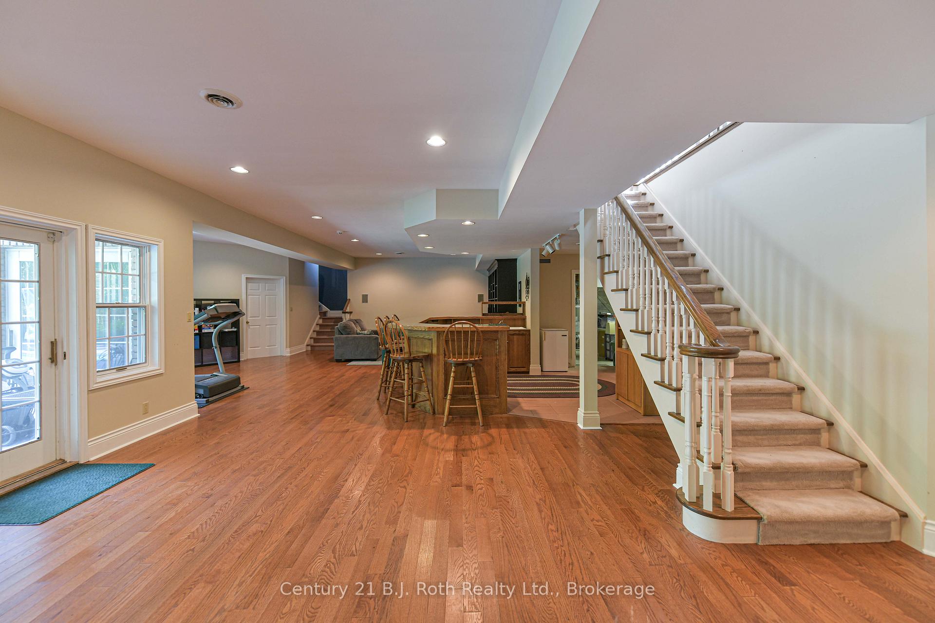Photo 35 of 403 Bay Street, Orillia — HOMEH