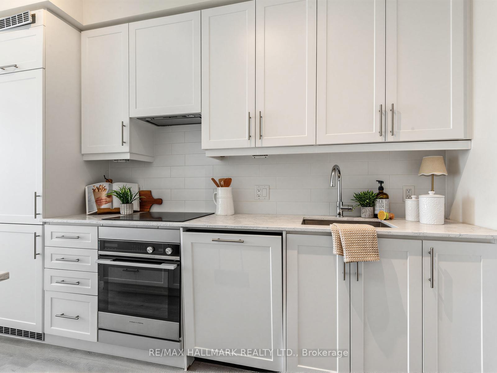 Photo 8 of Unit 1507, 9085 Jane Street, Vaughan, Concord — HOMEH