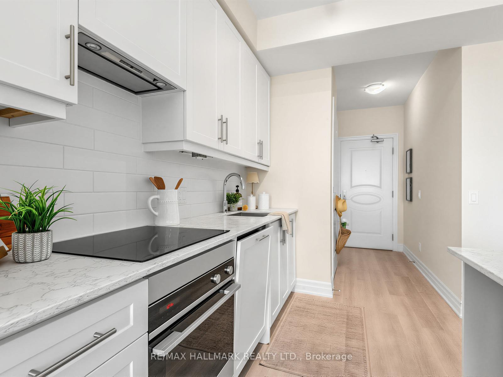 Photo 9 of Unit 1507, 9085 Jane Street, Vaughan, Concord — HOMEH