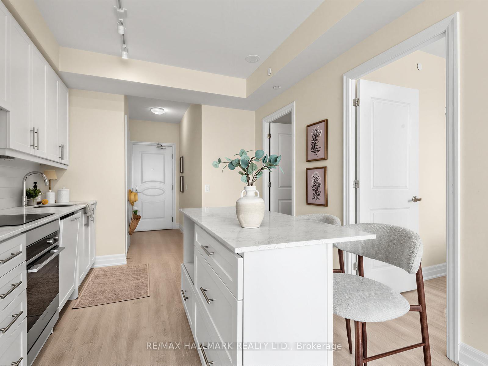 Photo 10 of Unit 1507, 9085 Jane Street, Vaughan, Concord — HOMEH