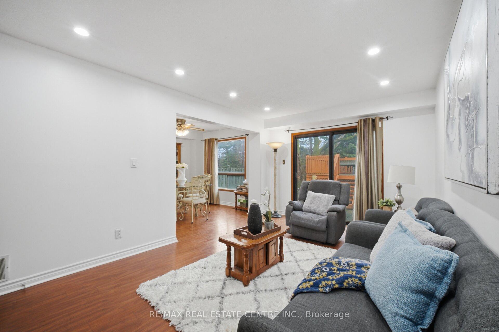 Photo 17 of 32 Dafoe Crescent, Brampton, Fletcher's West — HOMEH