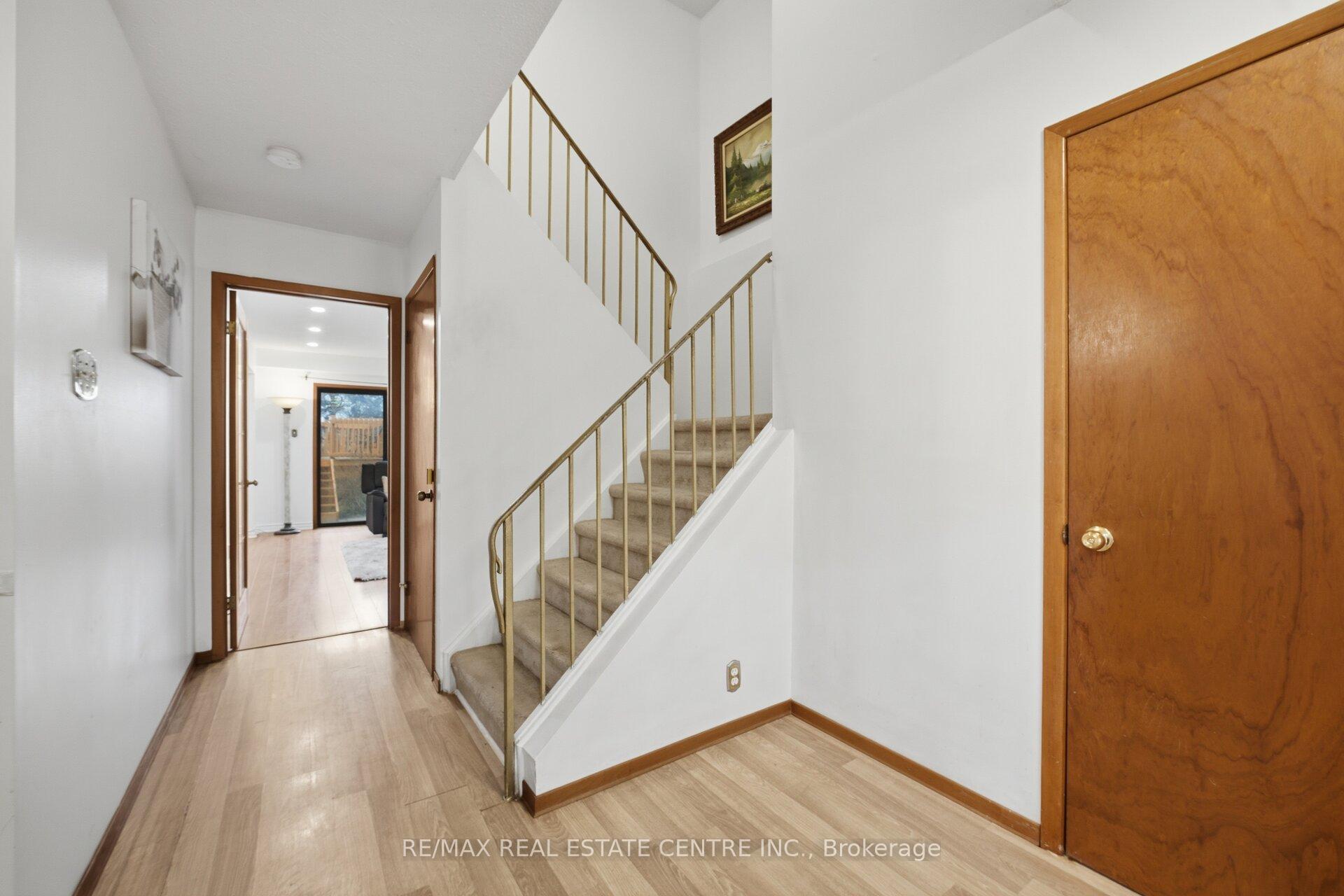 Photo 19 of 32 Dafoe Crescent, Brampton, Fletcher's West — HOMEH
