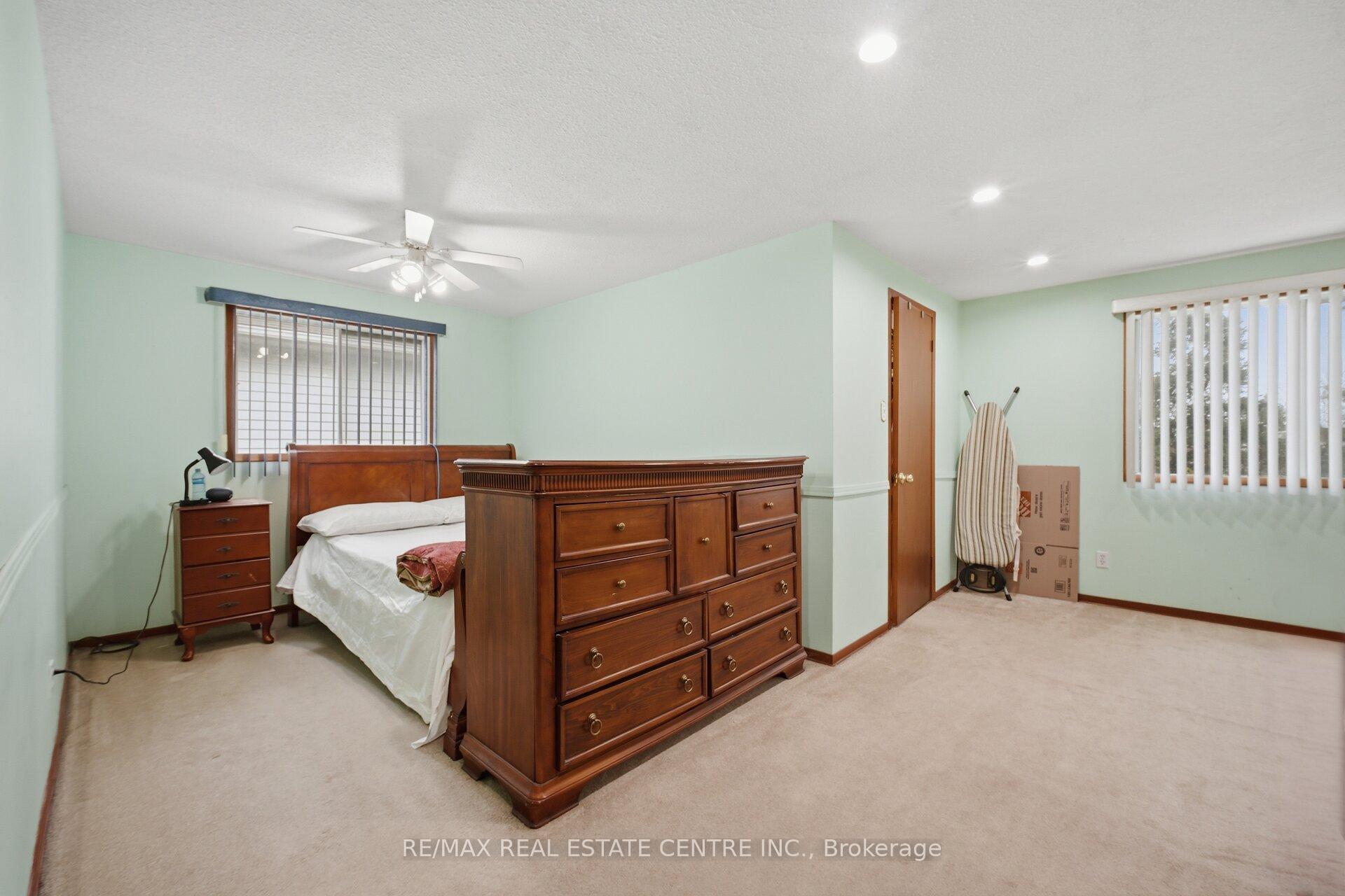 Photo 22 of 32 Dafoe Crescent, Brampton, Fletcher's West — HOMEH