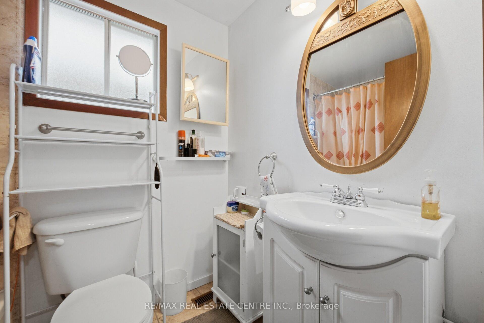 Photo 24 of 32 Dafoe Crescent, Brampton, Fletcher's West — HOMEH