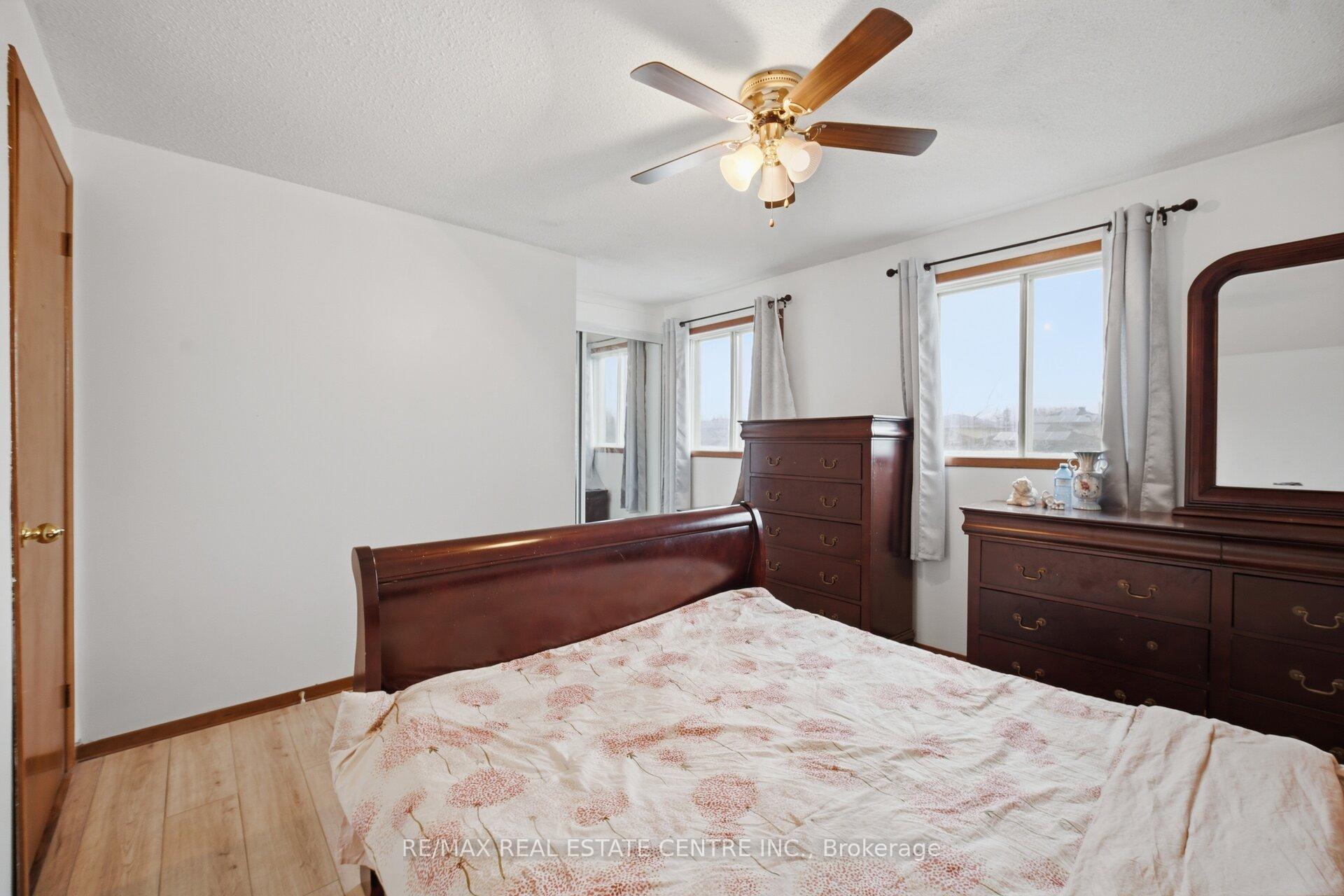 Photo 28 of 32 Dafoe Crescent, Brampton, Fletcher's West — HOMEH